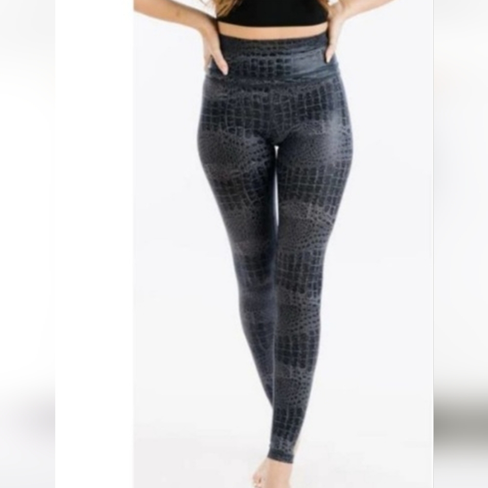 ZYIA Light-n-Tight Hi-rise Hi-shine Black Crocodile Leggings Sz 8-10 NWOT